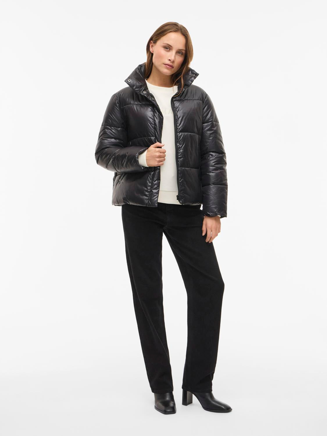 model_shot-front_full